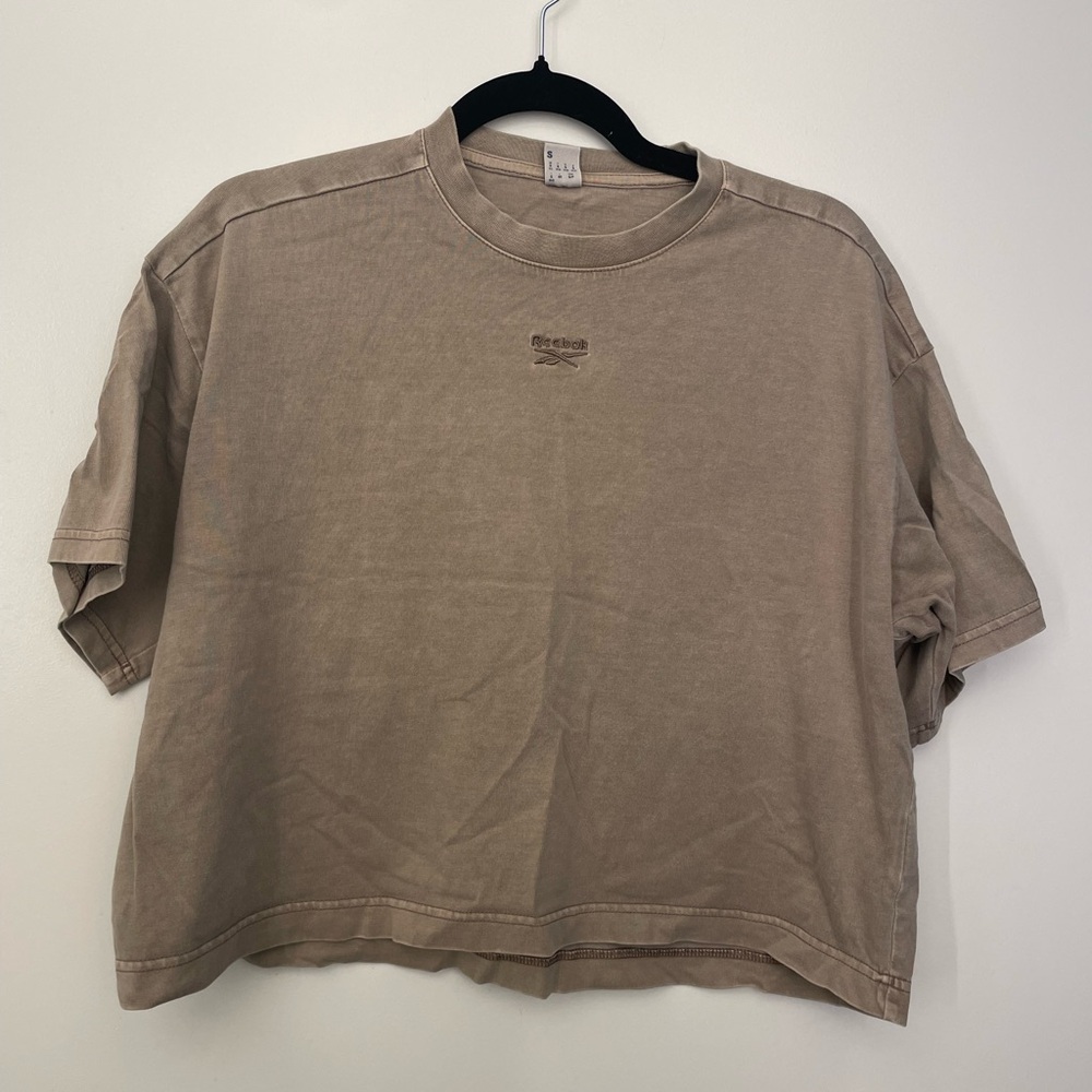 Reebok Women’s Size S Pure Cotton Beige Logo Cropped Boxy Fit T-Shirt Gym